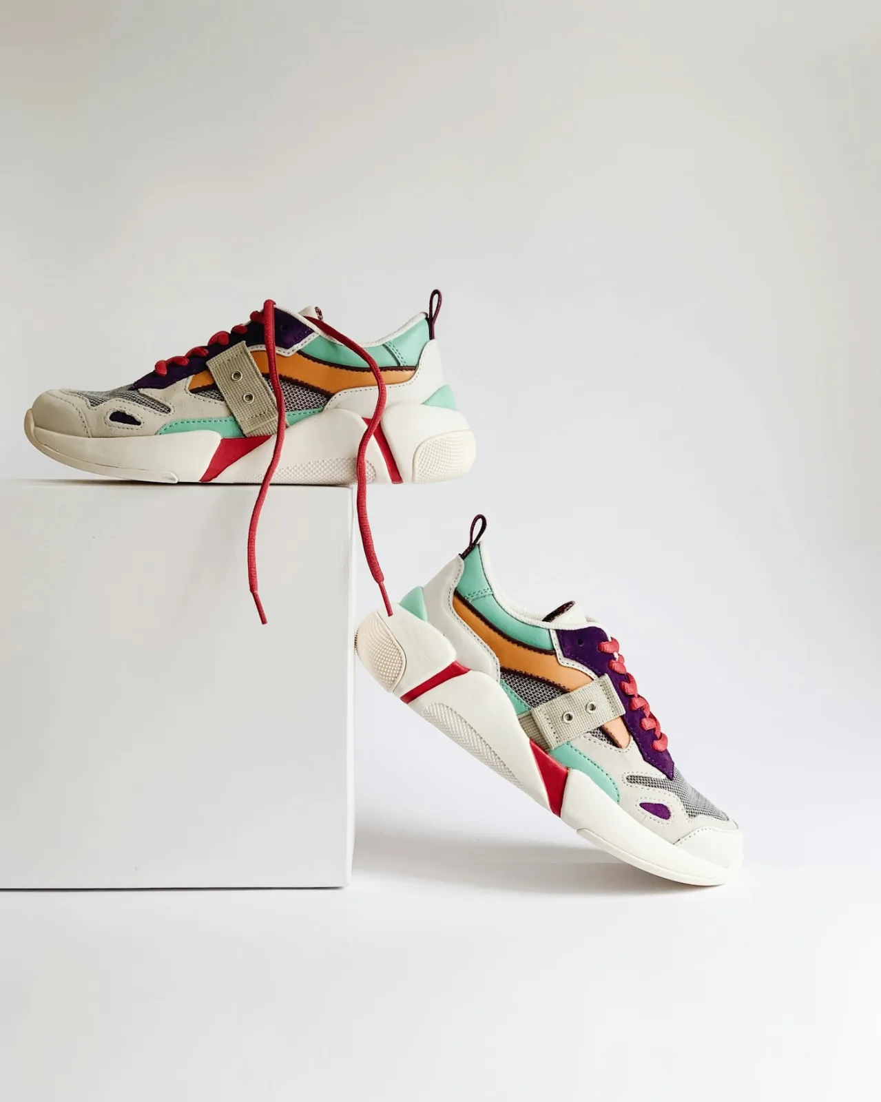 Colour-block trainers